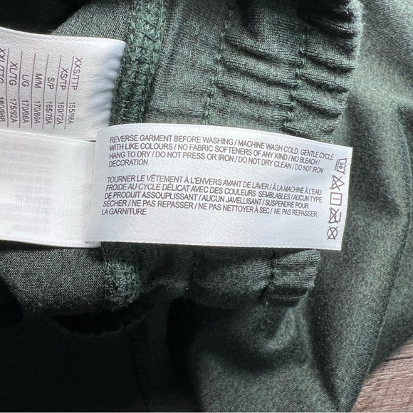 Roots • Active Tech Zip Pocket Joggers • Forest Green • XS - Picture 11 of 12